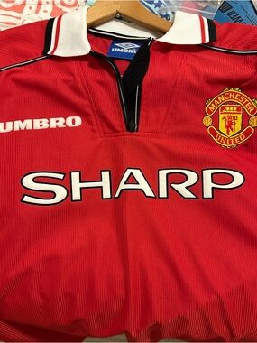 Umbro Red and Yellow Manchester United Crest Jersey